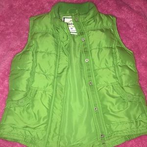 🍀 green vest in great condition